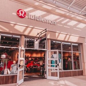 Meet your Posher, Mayela